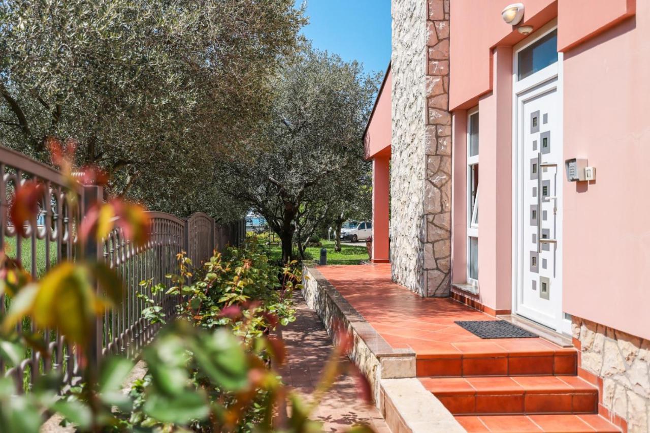 Sukošan Holiday Home Cvita מראה חיצוני תמונה